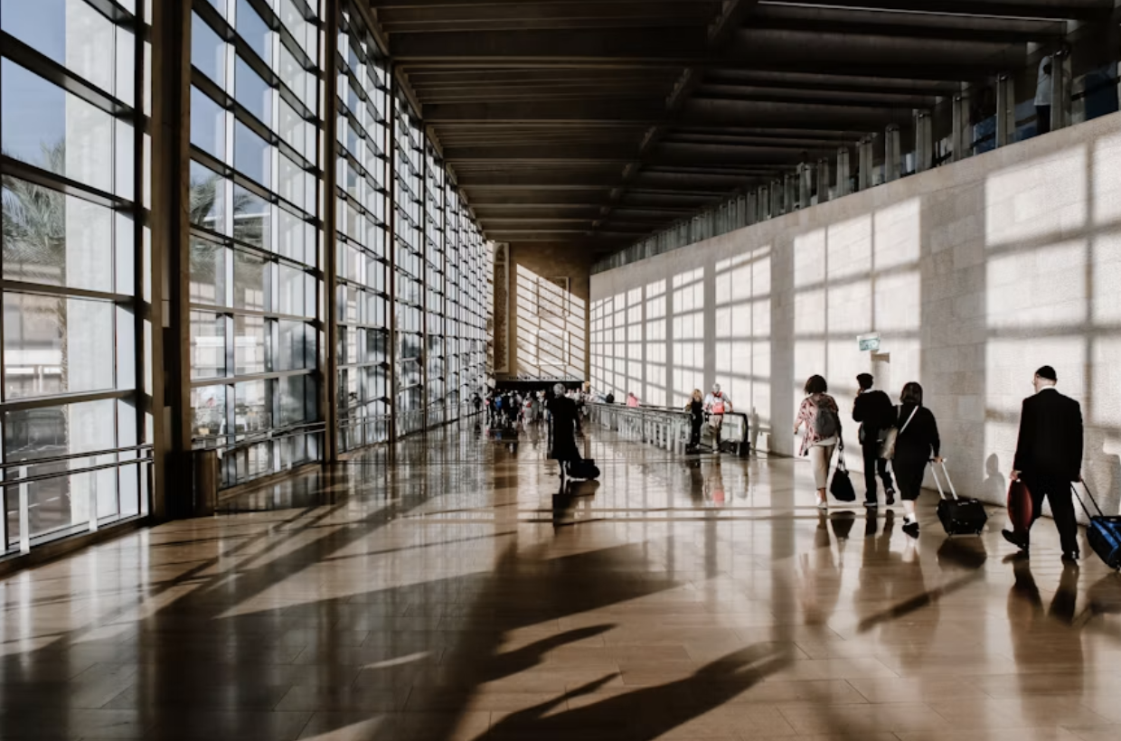 Micro-Investments: Maximizing Short Stays and Layover Time